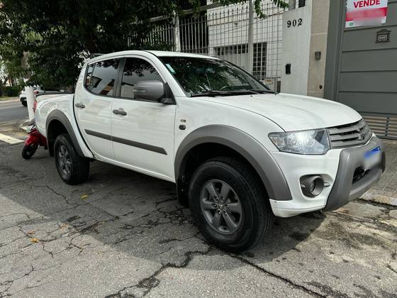 MITSUBISHI L200 OUTDOOR 3.2 4X4 CD 16V TURBO INTERCOOLER DIESEL 4P AUTOMÁTICO